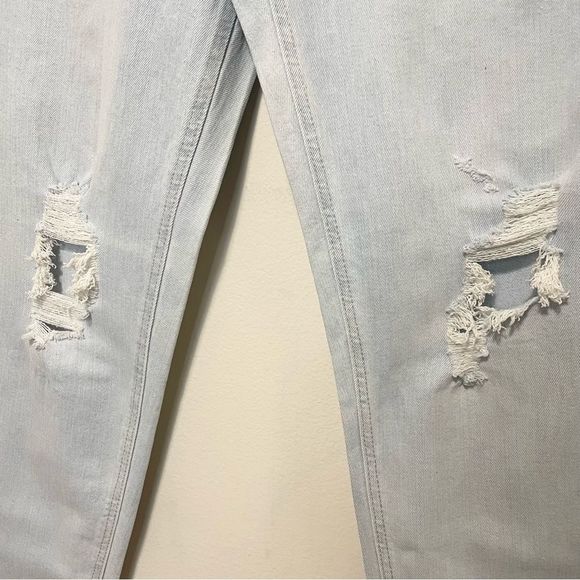 Wild Fable Light Blue Wash Denim Distressed Highest Rise Mom Jeans NWT - Picture 4 of 10